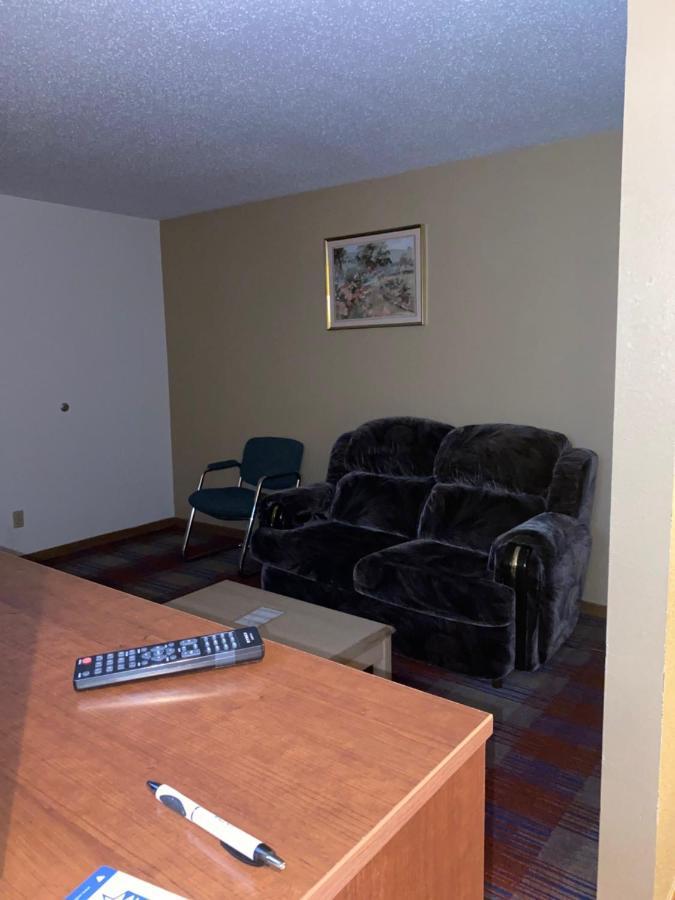 Americas Best Value Inn Champaign Exterior foto