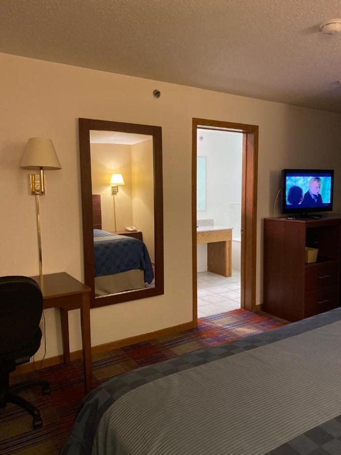 Americas Best Value Inn Champaign Exterior foto