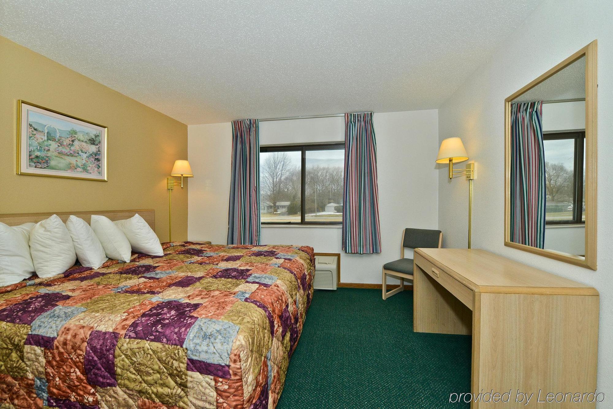 Americas Best Value Inn Champaign Exterior foto